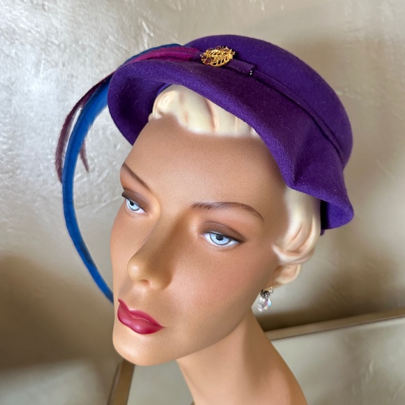 OPULENT 1950s\' PURPLE HAT WITH SCALOPPED BRIM + LONG CURLED FEATHERS main image 10
